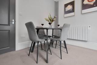 WhiskAwayHomes - Shaw Street - Apartment 6 - 8