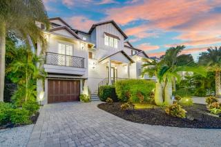 Tern Key - New Luxury Canal Front Home with Pool Spa Dock Close to Bean Point Pine Ave - 9