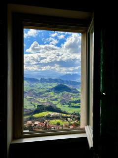 All'ingresso delle antiche mura della città - 7