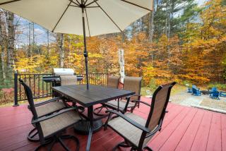 3BR Retreat with Game Room, Hot Tub Near Lake George - 7