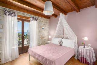 Stone Built Private villa Emerald with pool, 30m to Beach & BBQ! - 1