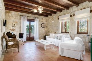 Stone Built Private villa Emerald with pool, 30m to Beach & BBQ! - 8