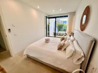 Villa - Sleeps 8 - Near Beaches Golf and Polo - 1