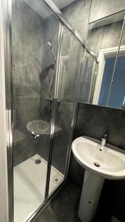 Sleeps 6, 1st Floor 2 bed and Bath Flat, with Parking & Games - 5