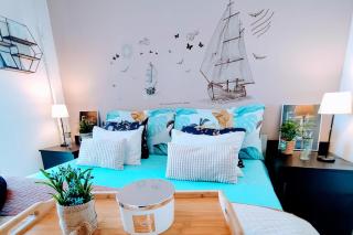 Apartment Sleeps 2 with Stunning Views - 9