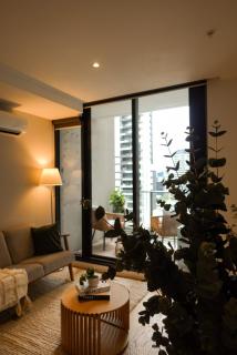 Luxe Earth Sanctuary in Melbourne CBD - 0