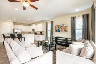 EC441 - Hospitable Hideaway with Private Pool and Spa at Encore - 4