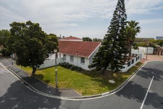 Milnerton Oak Lodge - 6