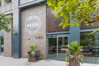 Blueground West Loop pool AC near park CHI-1211 - 8