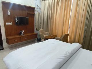 RG PALACE HOTEL Dehmi kalan bagru - 5