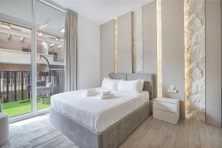 Stylish 2BR with Terrace Near Green Parks - 7