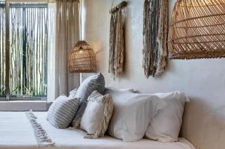 3 Bed Apartment Sleeps 6 - Private Pool & Hot Tub - 8