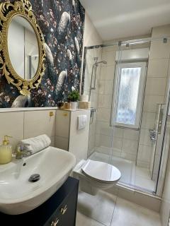 Premium-Apartment im Duisburger Süden, nähe Düsseldorf Flughafen & Messe, Komplett ausgestattetes Apartment mit modernen Altbau-Flair - 6