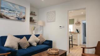 Cosy 2-Bed House with Garden & Free Parking, Soton - 6