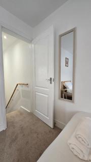 Cosy 2-Bed House with Garden & Free Parking, Soton - 4