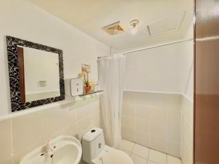 Attractive studio with Luxury bed Good for 1-4pax High speed WiFi with Netflix Free Pool & Parking - 7