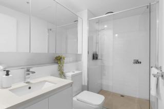 City Views Crown Pool Gym Cbd Theatre 17th Floor - 1