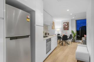 City Views Crown Pool Gym Cbd Theatre 17th Floor - 4