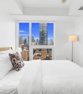 Royal BnB 1 Bed 1 Den Pristine Downtown Toronto Retreat - 4