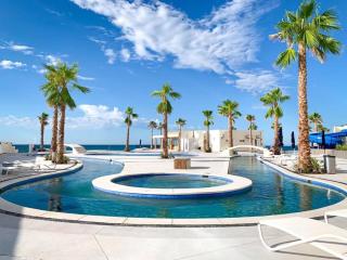 Encantame 2BR Rooftop Pool LazyRiver Pickleball - 3