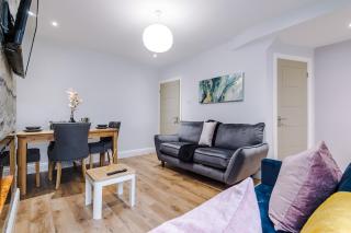 4BR BIG Contractor House - 8 Beds - Free Parking - 0