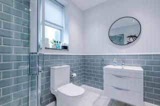 4BR BIG Contractor House - 8 Beds - Free Parking - 9