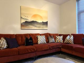 Luxurious 7-Bedroom Home in Solihull, close to NEC & BHX - 1