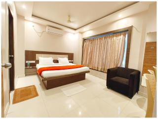 Hotel Shreemahavia Home # Town Near Jagannath Temple and Sea Beach -Fully Air conditioned - Lift Wifi- And Parking Facilities -Excellent Customer Service Awarded -Best Seller - 3