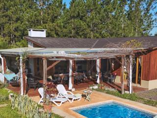 Casa con Piscina y Patio Privado - 5