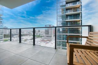 City View 2BR Apt with Pool Gym Steam & Sauna - 7