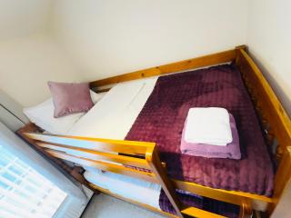 Gethin Lodge cosy Holiday cottage in Abercanaid 5mins from BPW with secure double garage with cctv sleeps up to 6 guests - 4