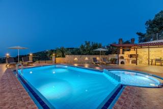 Anna by Vintage Travel - 9