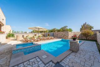 Villa Edena with heated pool - 4