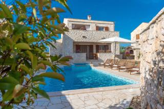 Villa Edena with heated pool - 1