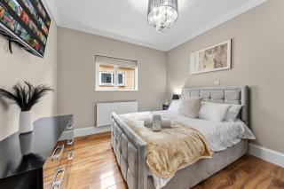 The Ridge Residence - Luxury 4 Bed Near Warner Bro Studios With Parking - 5