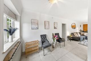 The Ridge Residence - Luxury 4 Bed Near Warner Bro Studios With Parking - 4