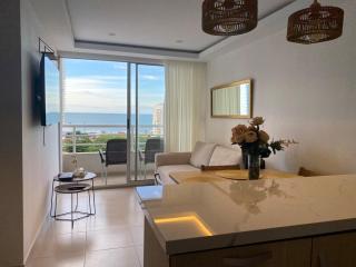 New apartment with ocean view on the 13th floor - 0