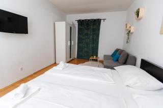 Vienna-Style Cozy Apartments - 6