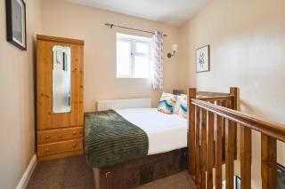 Host & Stay - Queens Road - 8