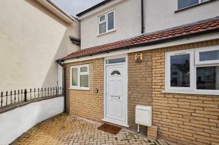 Host & Stay - Queens Road - 5