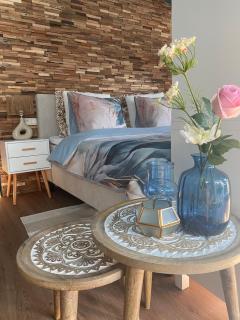 Van Egmond suites Mr Blue Sky - 1