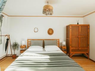 Mona Glamping Caravan Suites - 4