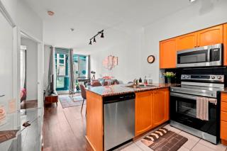 1 Bedroom Condo with Balcony Fort York Downtown Toronto - 4