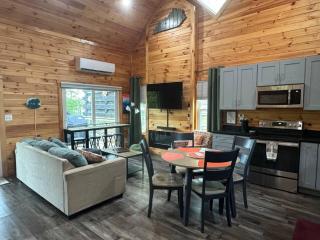 Hemlocks Over Muir in Rogers KY - Hot Tub & WiFi - Rogers - 7