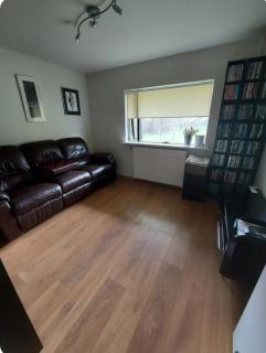 Excellent location in Keflavík at Faxabraut 49. - 7