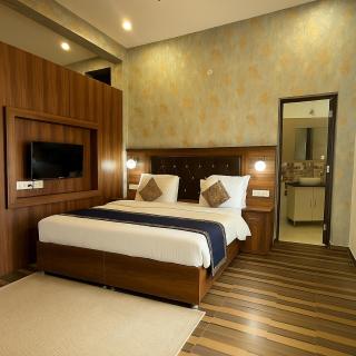 River Grand Hotel - Best Property of Mussoorie 2024-25 - 2