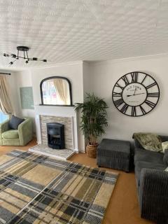 Beautiful 2 bed grd floor flat fantastic location - 0