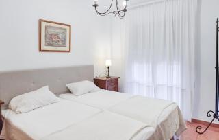 3 Bedroom Gorgeous Apartment In Malaga - 7