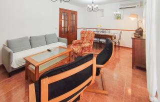 3 Bedroom Gorgeous Apartment In Malaga - 1