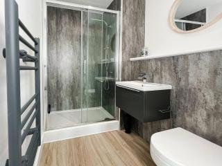 Premium 2BR Apartment - City Centre - Long Stays - 9